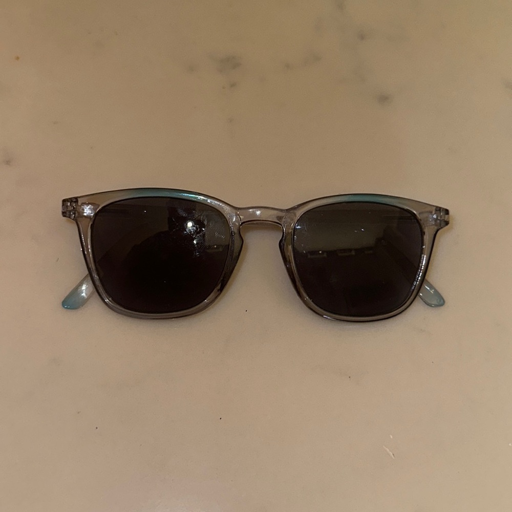 Frame able to put prescription on it. Great condition.50-22